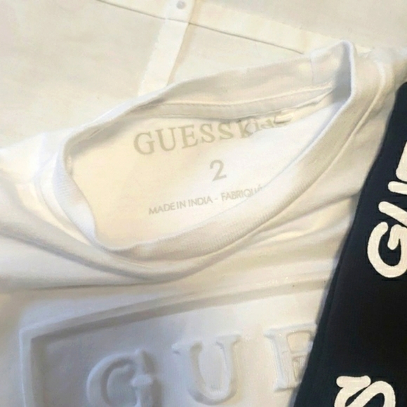 π GUESS - Black Sweatpants & White Tshirt - Size 2T - Picture 5 of 9
